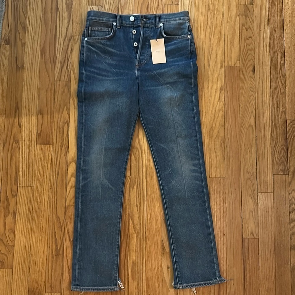 CQY sz 28 Icon Vice Vintage Slim NWT new condition button fly Jean distressed